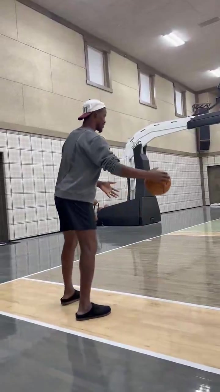 博鱼体育app下载-恢复得这么好啊！受伤不足三个月 巴特勒已经开始试射三分了